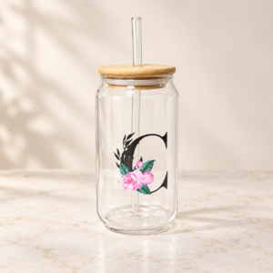 Vaso de vidrio personalizado con letras negras y flores rosadas